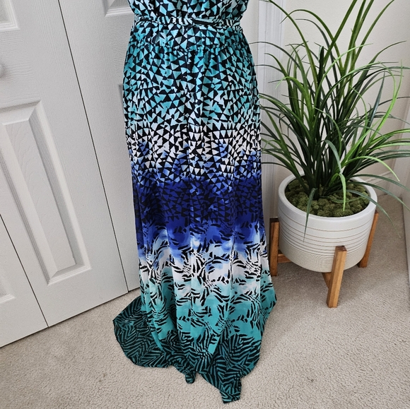 Vince Camuto Blue Gradient Halter Maxi Sundress - Picture 14 of 16